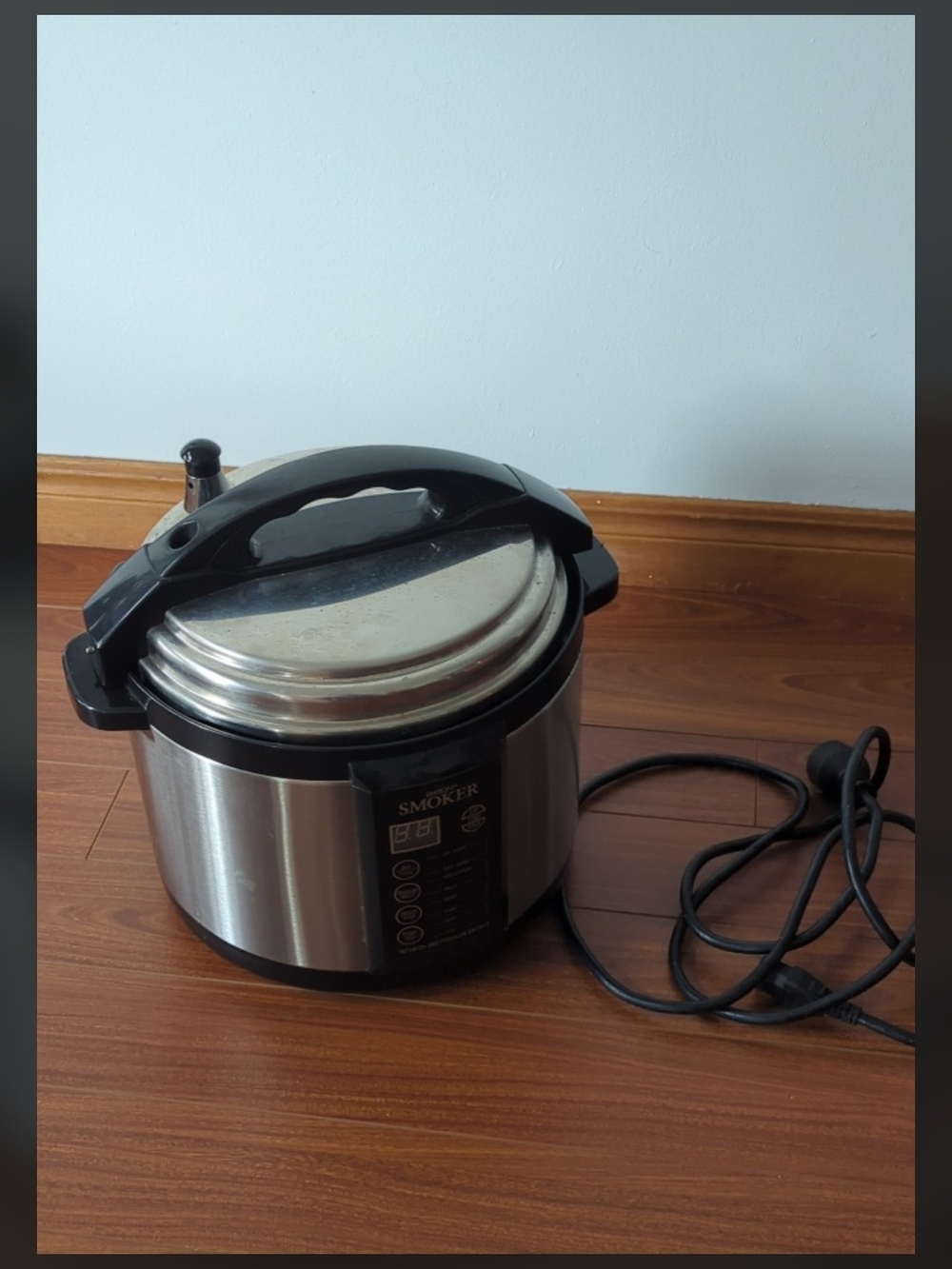 Emson Electric Indoor Pressure Smoker & Cooker (Model CYE50-9001)